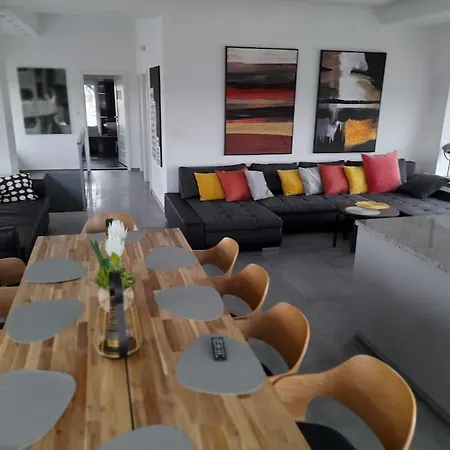 100m2 Penthouse On Of The 1000mb/s, Airc. Apartmán Vratislav