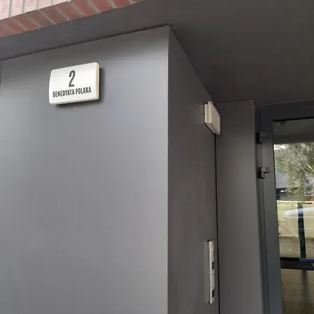 Apartmán 100m2 Penthouse On Of The 1000mb/s, Airc. Vratislav