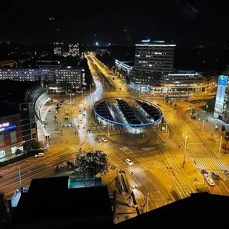 Διαμέρισμα 100m2 Penthouse On Of The 1000mb/s, Airc. Βρότσλαβ